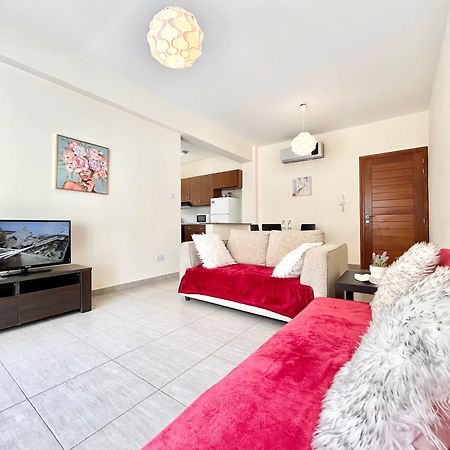 Sun Julz Apartments On The Beach Paphos Exterior foto