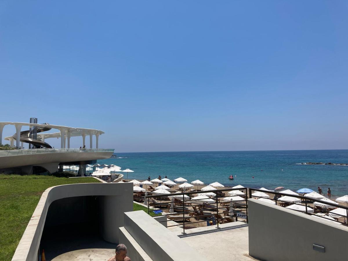 Sun Julz Apartments On The Beach Paphos Exterior foto