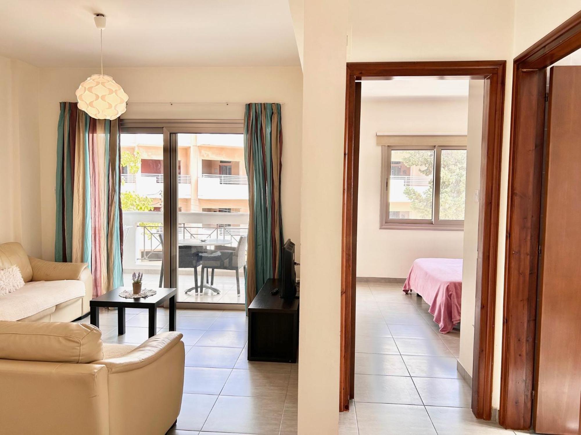 Sun Julz Apartments On The Beach Paphos Exterior foto