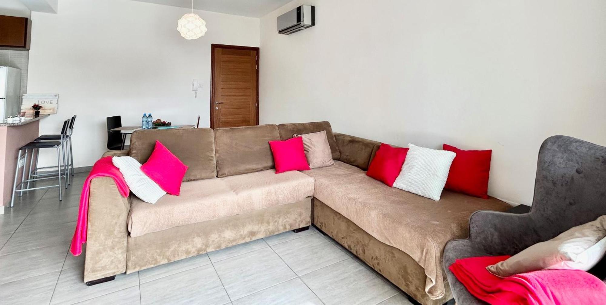 Sun Julz Apartments On The Beach Paphos Exterior foto