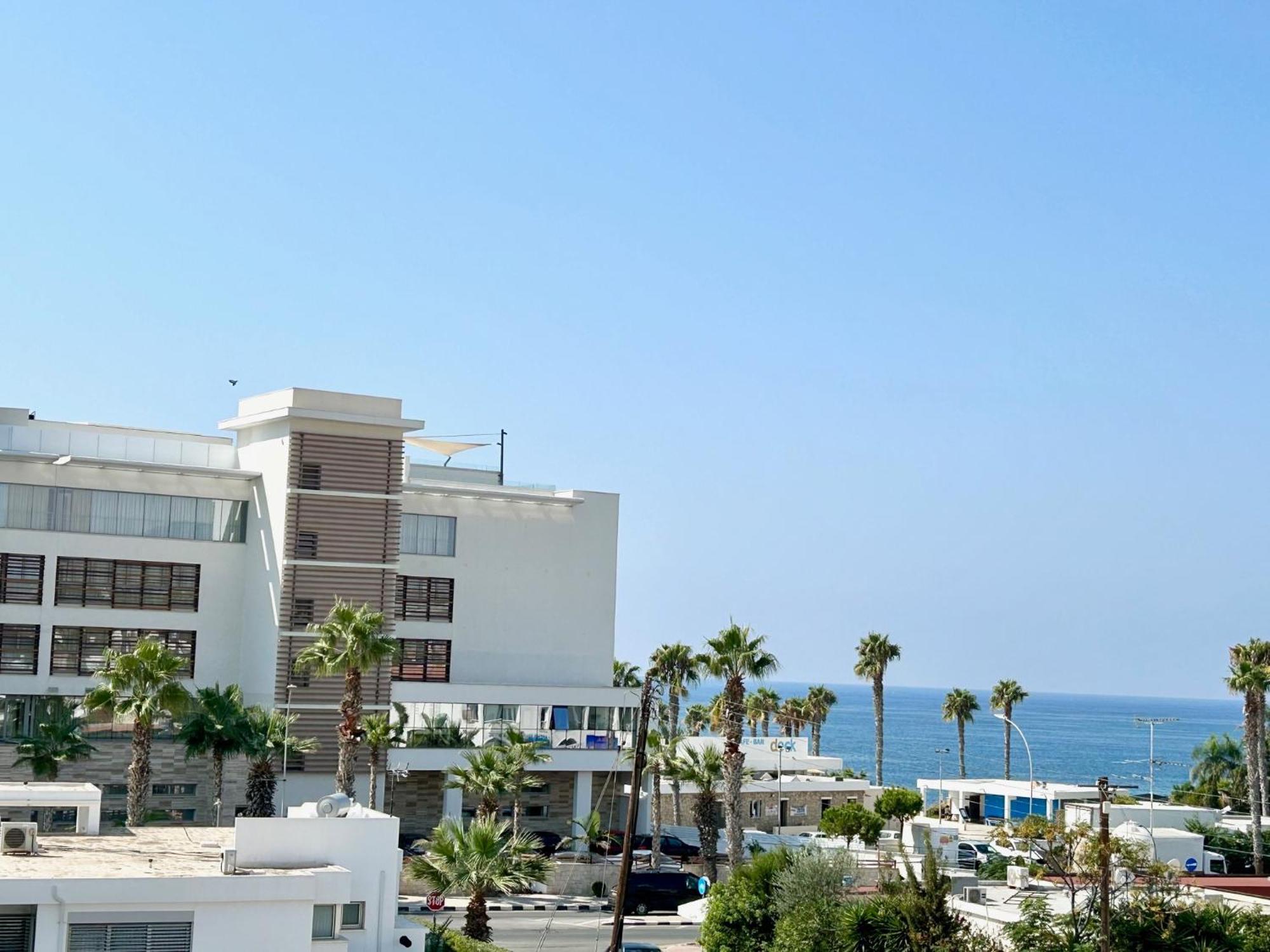 Sun Julz Apartments On The Beach Paphos Exterior foto