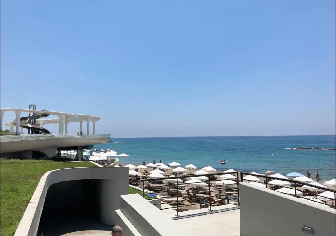 Sun Julz Apartments On The Beach Paphos Exterior foto