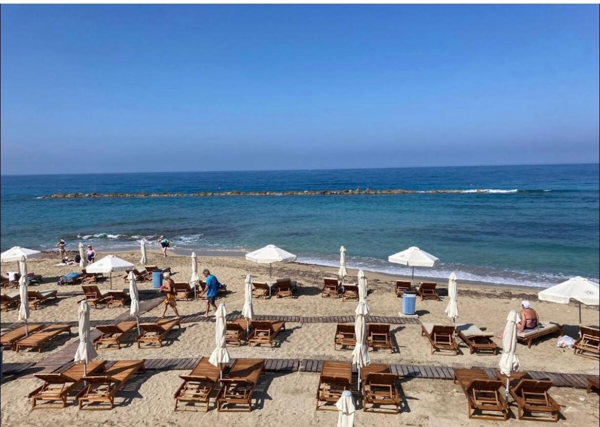 Sun Julz Apartments On The Beach Paphos Exterior foto