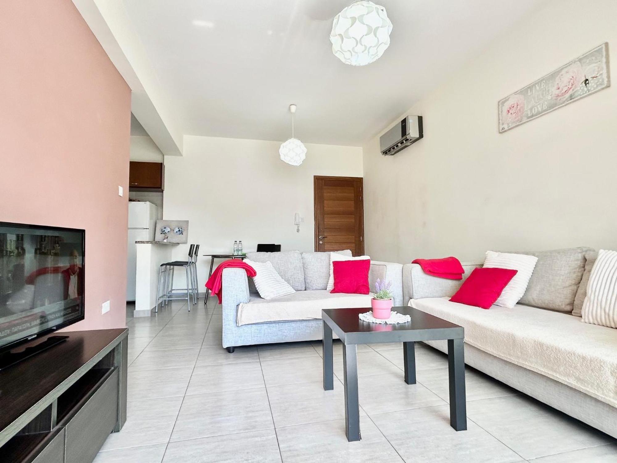Sun Julz Apartments On The Beach Paphos Exterior foto