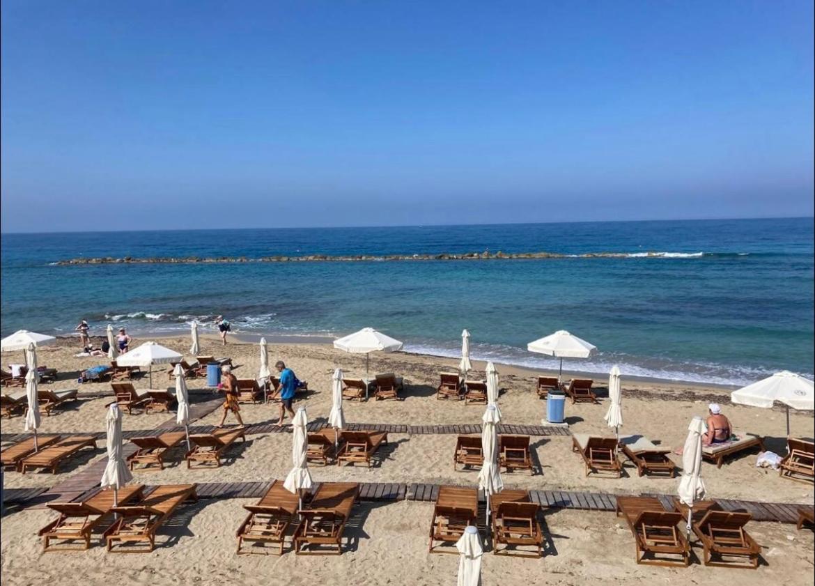 Sun Julz Apartments On The Beach Paphos Exterior foto