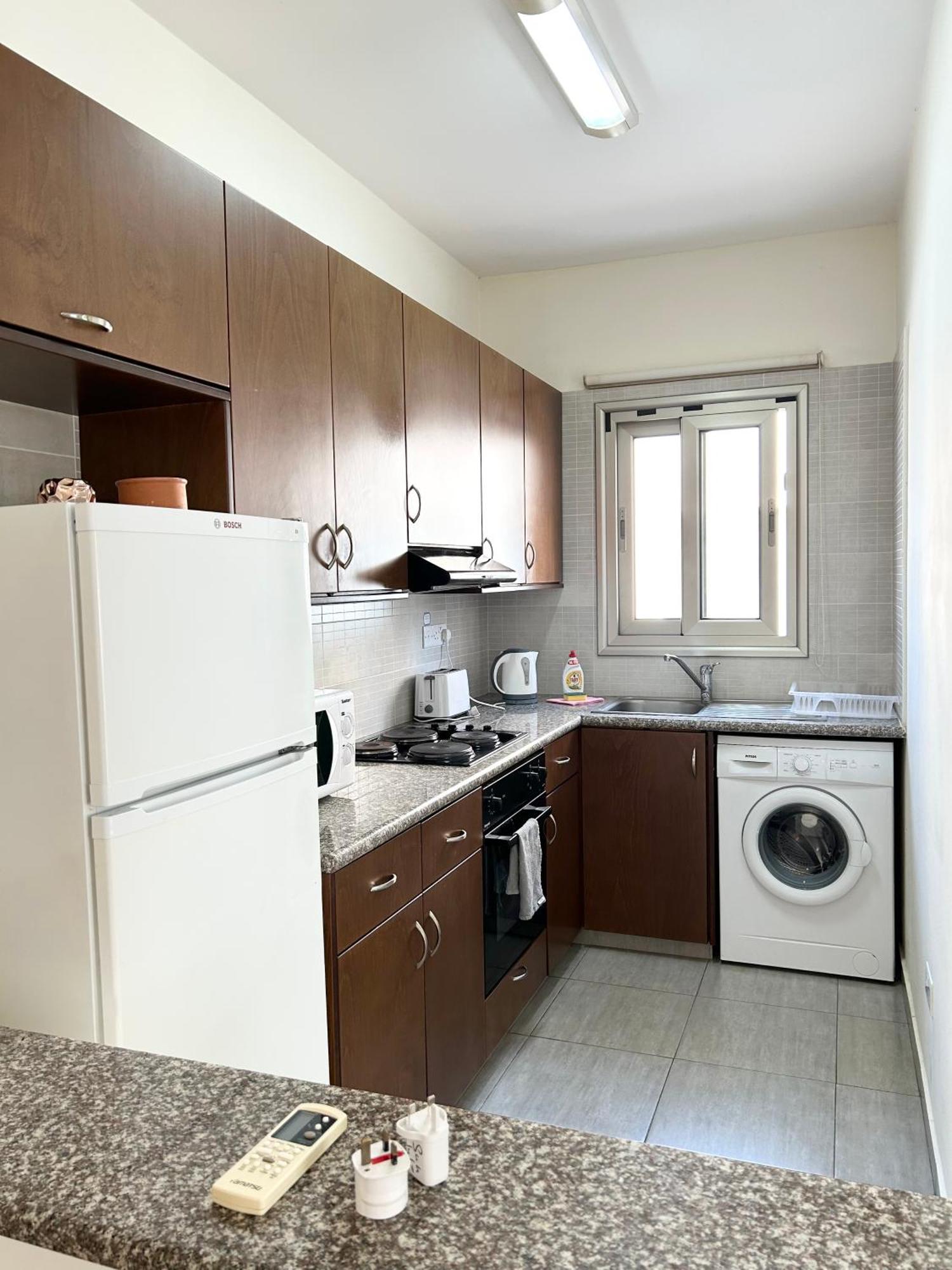 Sun Julz Apartments On The Beach Paphos Exterior foto
