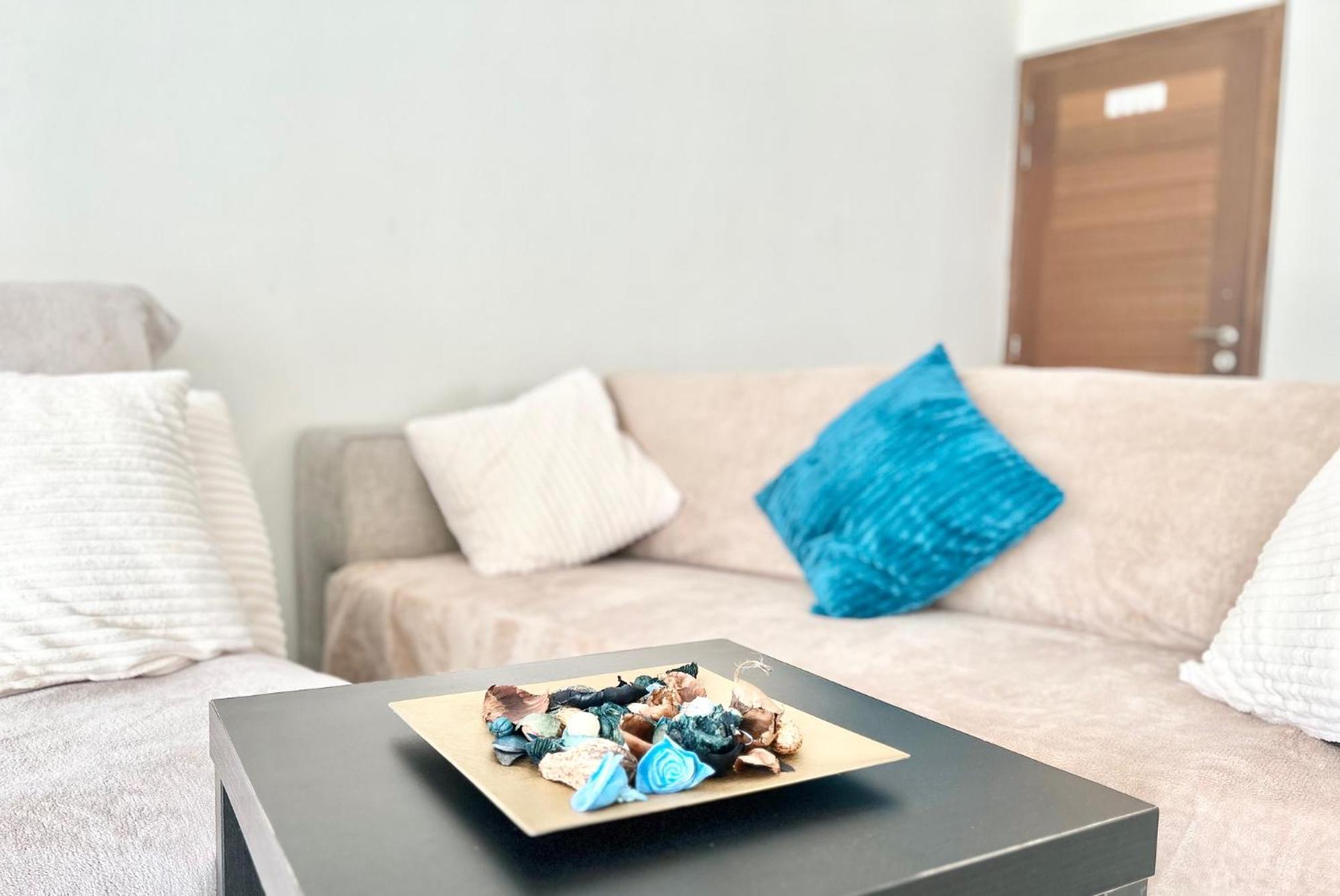 Sun Julz Apartments On The Beach Paphos Exterior foto