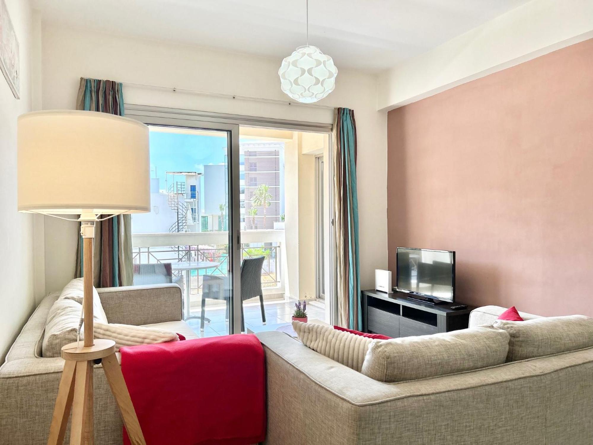 Sun Julz Apartments On The Beach Paphos Exterior foto