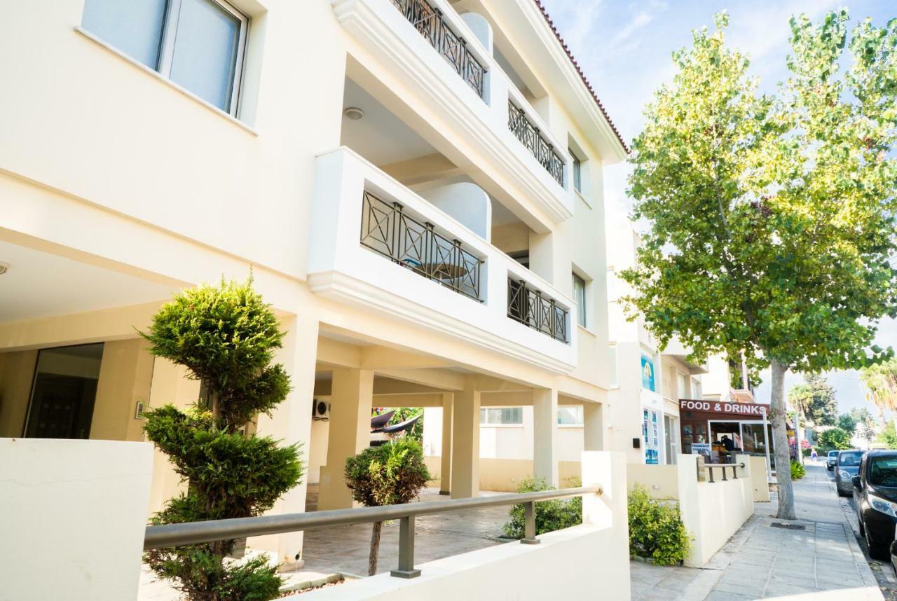 Sun Julz Apartments On The Beach Paphos Exterior foto